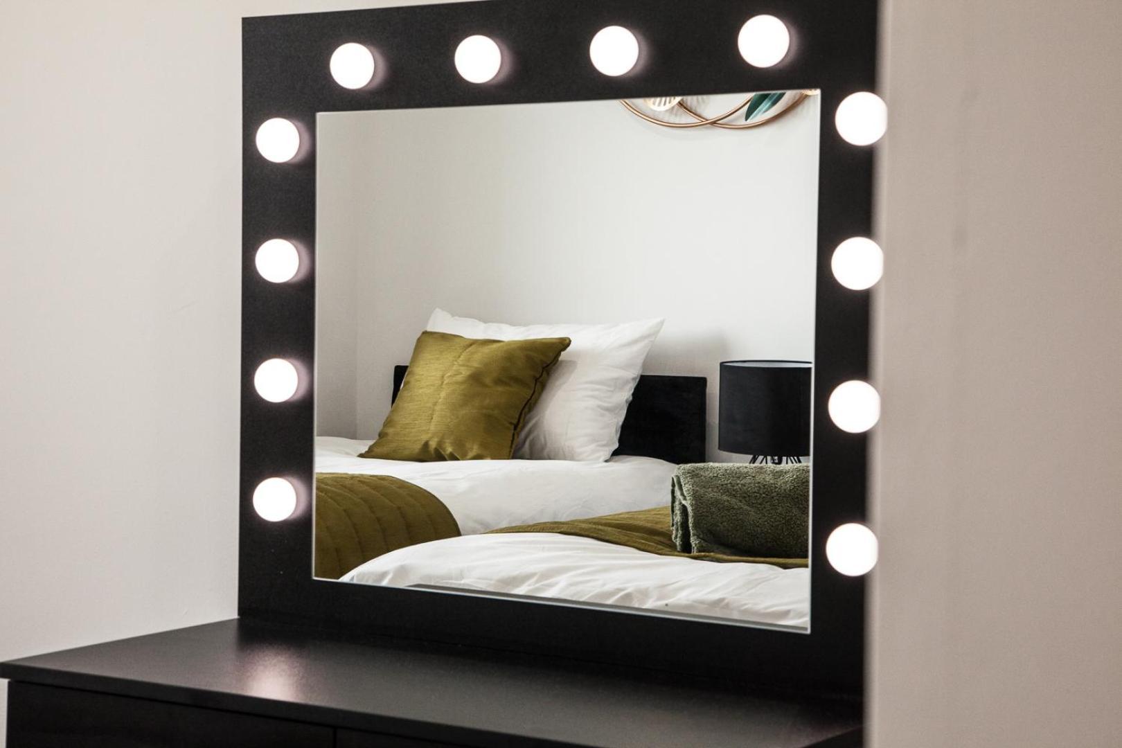 Cityscape 2-br - Leicester's Premier Urban Retreat Apartment