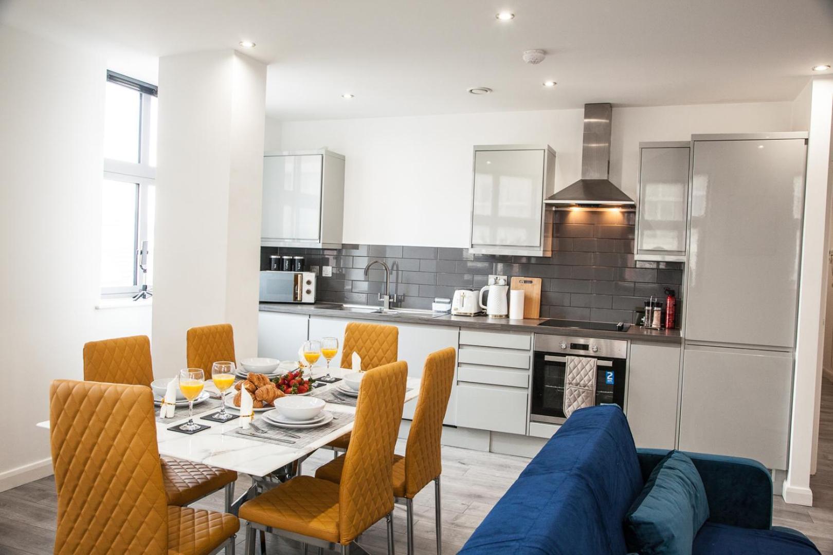 Apartment Cityscape 2-br - Leicester's Premier Urban Retreat *