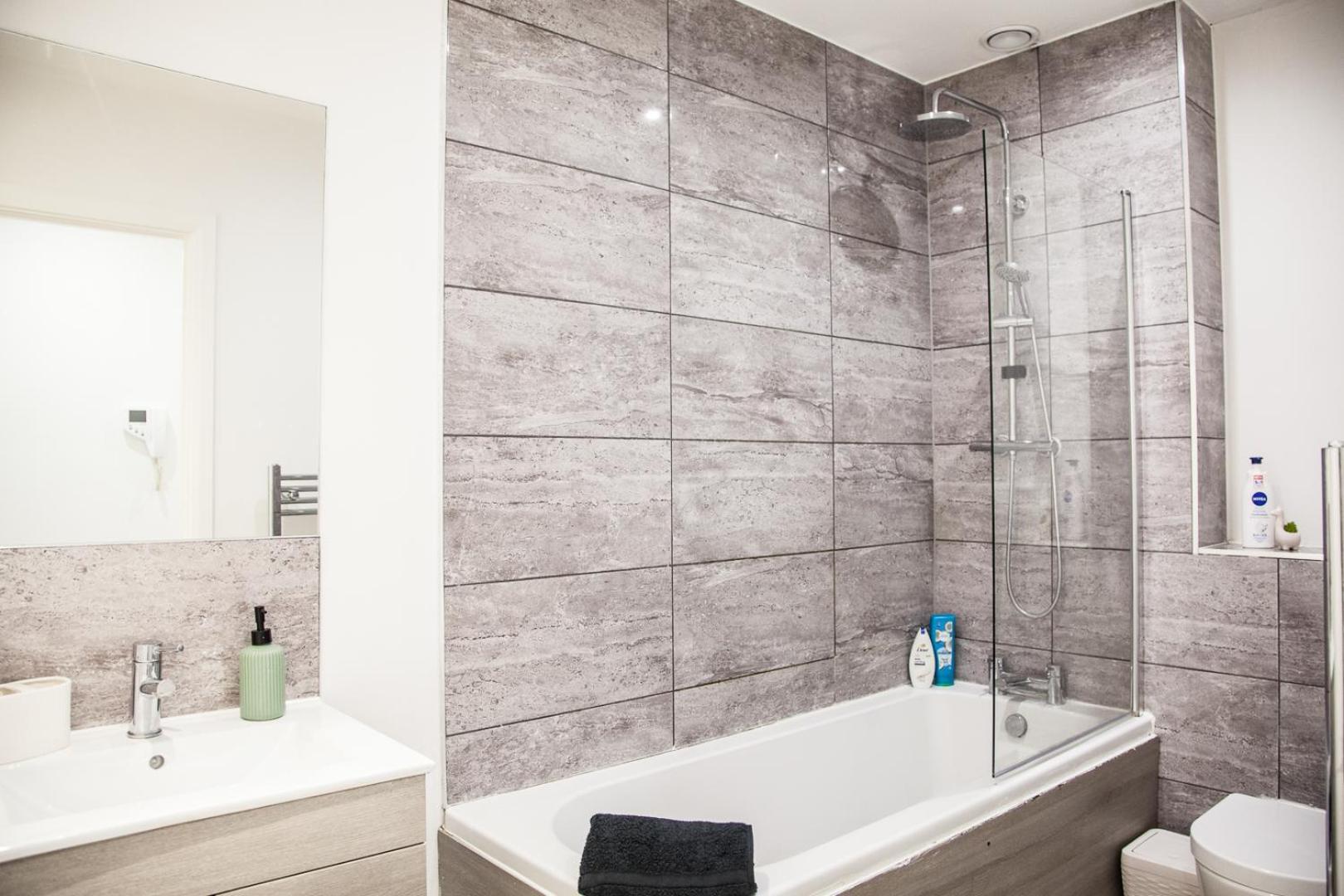 Apartment Cityscape 2-br - Leicester's Premier Urban Retreat